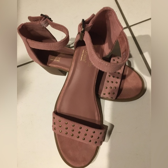 Koolaburra by Ugg Ortholite Bellen Suede Chunky Heeled Sandal - Picture 2 of 7